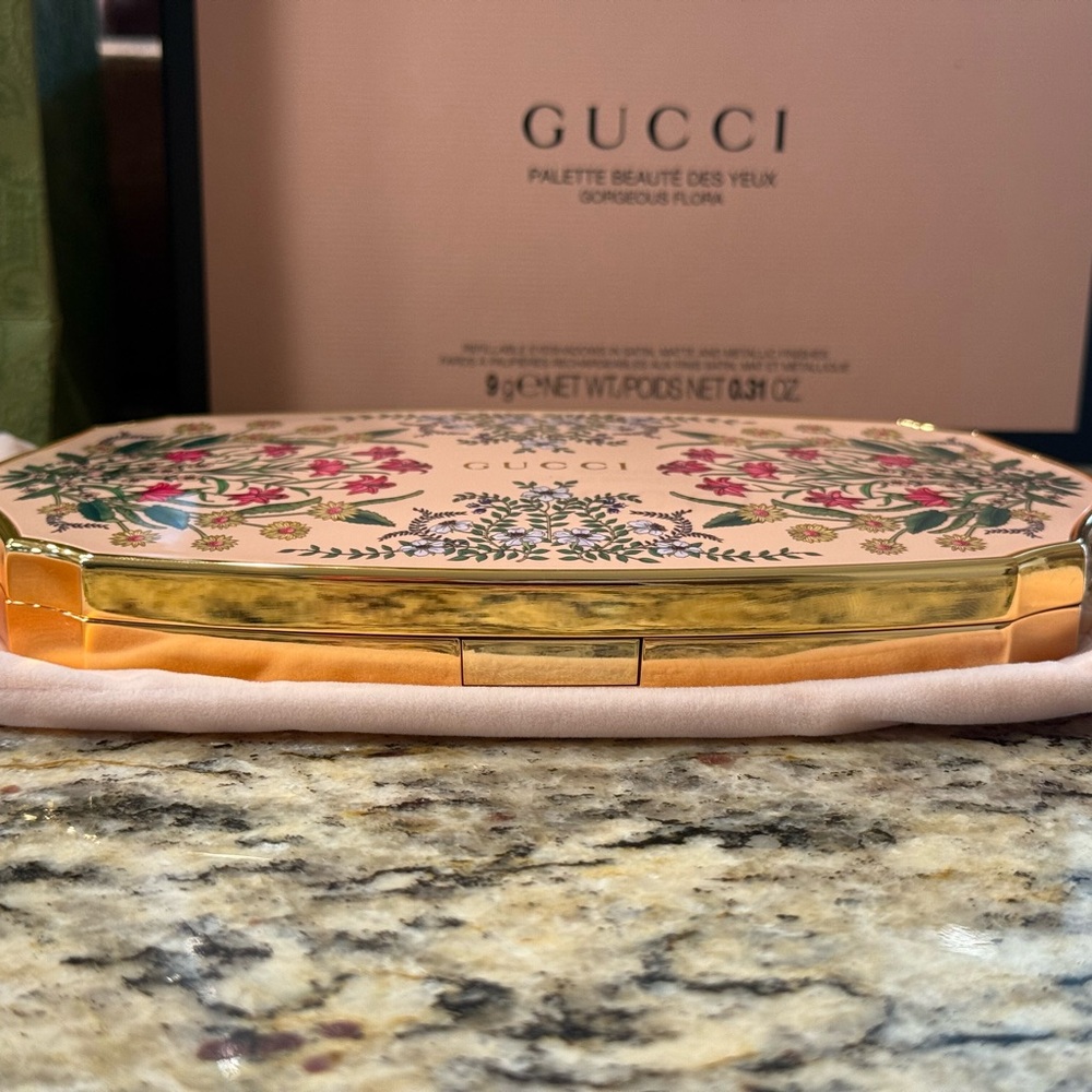 Gucci Gorgeous Flora Eye Palette - Pink and Gold - Picture 3 of 7